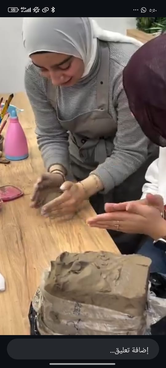 ورشة أشغال بالطين